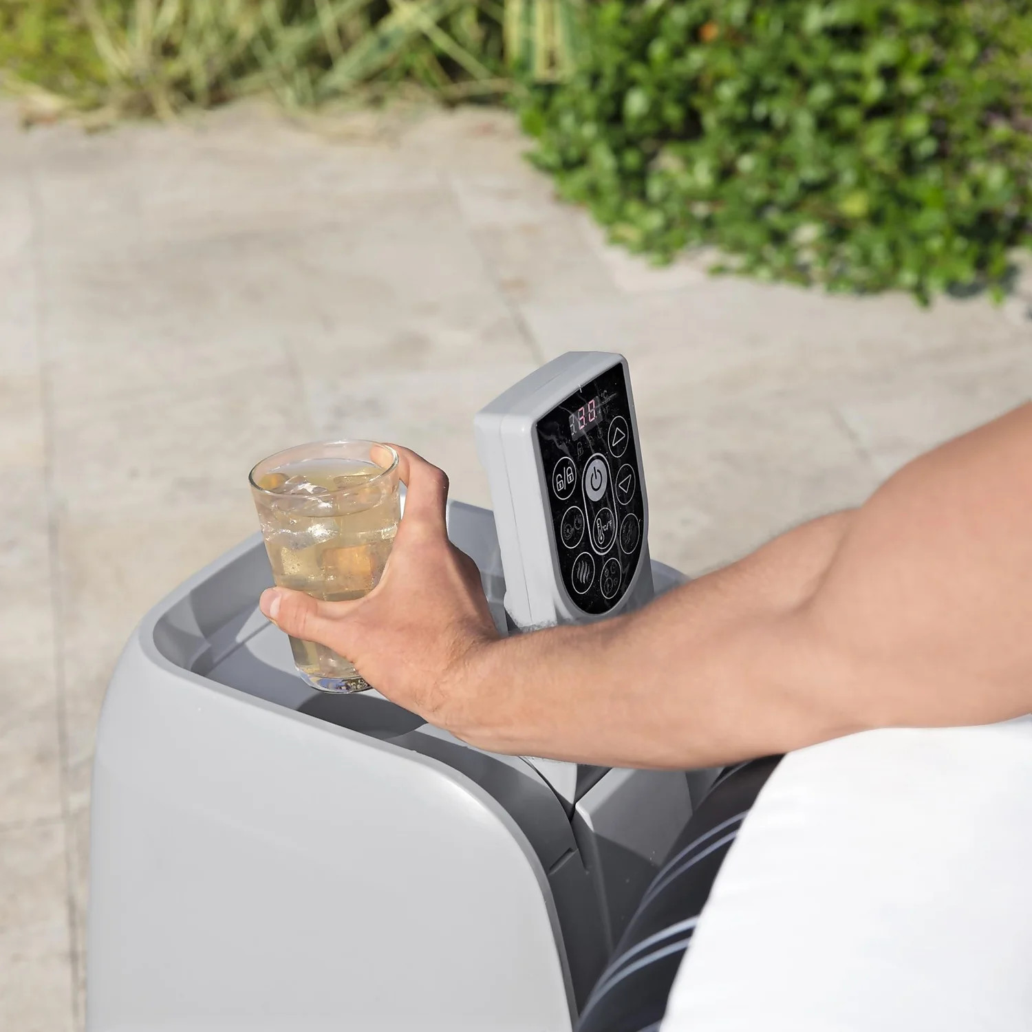 Lay-z Spa Lay-Z-Spa Hollywood Airjet Hot Tub (4-6 Person) 4 Lay-z Spa Lay-Z-Spa Hollywood Airjet Hot Tub (4-6 Person) - Image 4